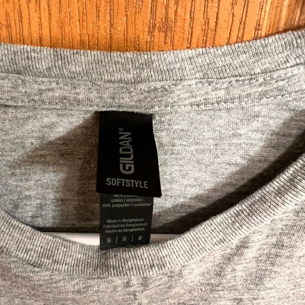 Gildan Softstyle Fashion Gray T-Shirt - Picture 4 of 5